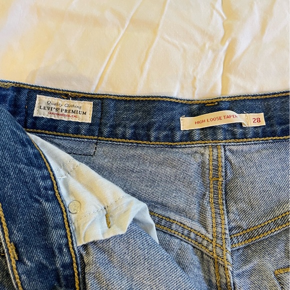 Levi's Mom Jeans, High Loose Taper, Medium Wash, Levi’s Premium Denim - Picture 8 of 13